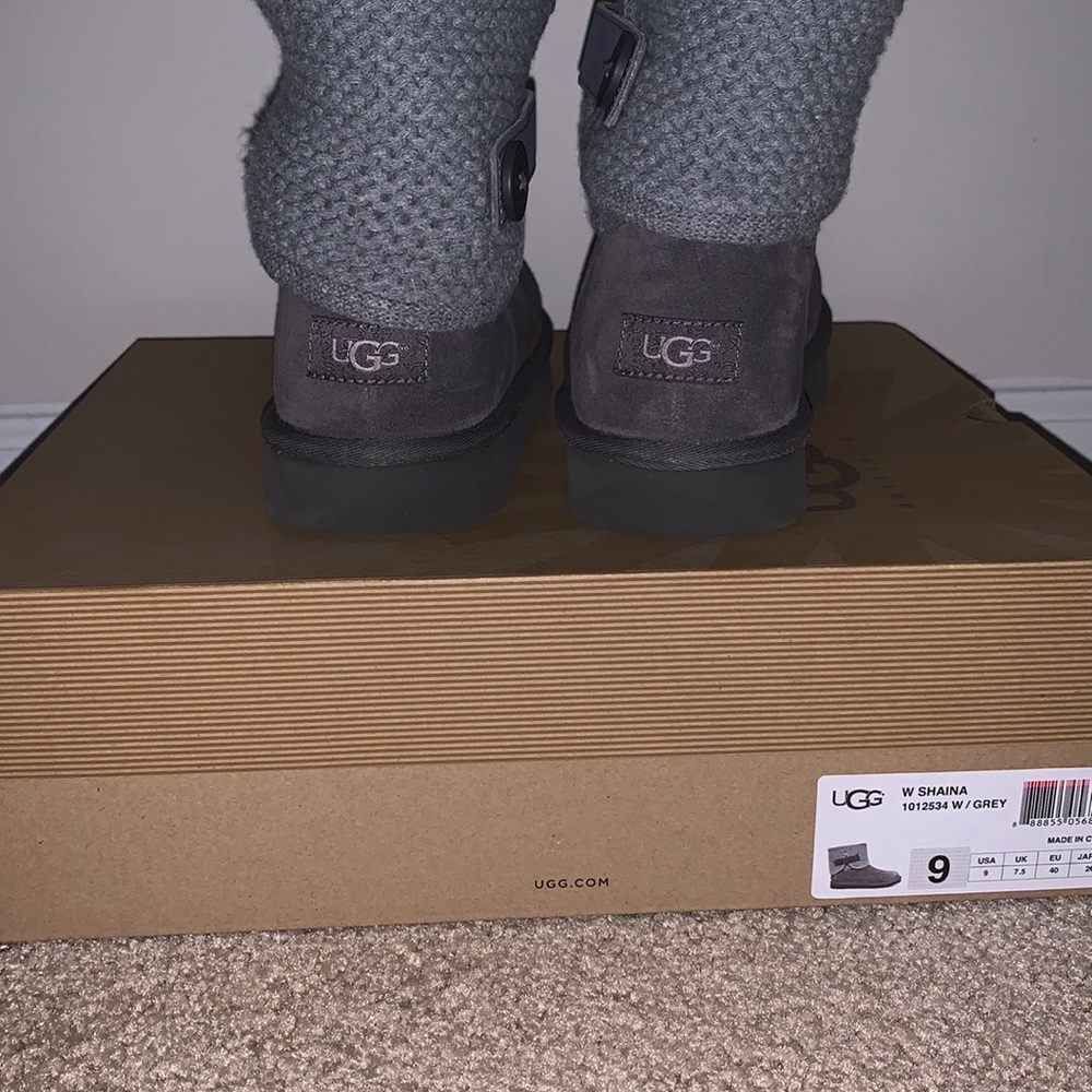 Grey Uggs - image 3